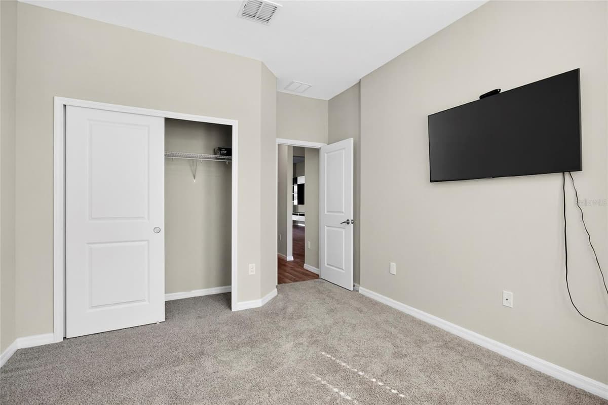 1910 GOBLET COVE STREET — photo 15 of 39