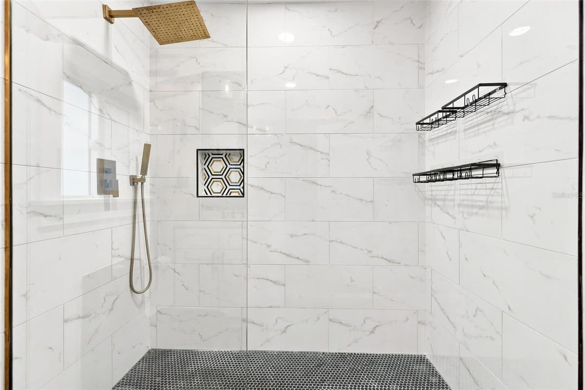 530 LOCKLIE STREET — photo 32 of 56
