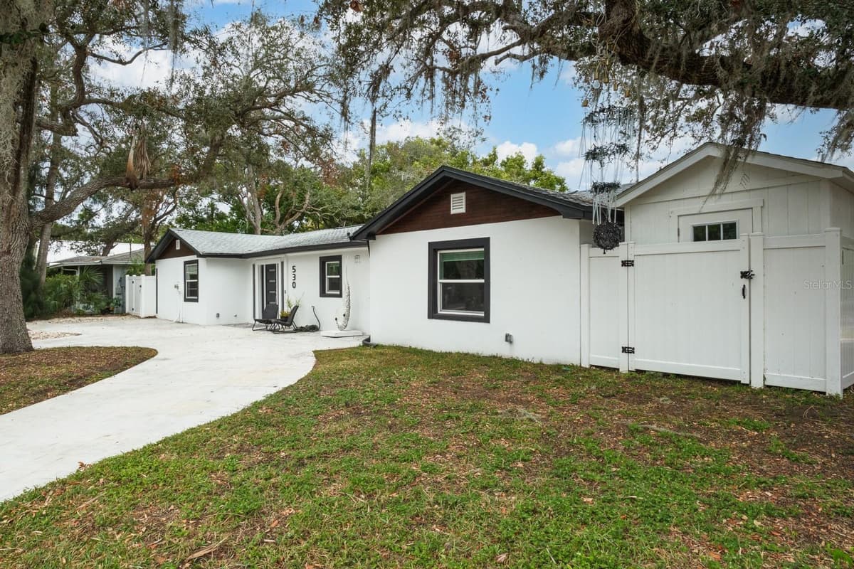 530 LOCKLIE STREET — photo 8 of 56