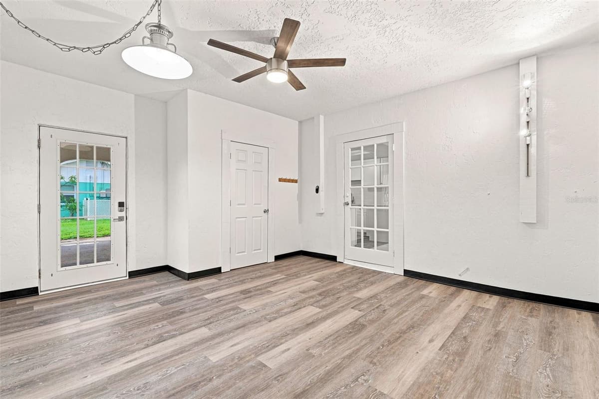 1005 ALSTON LANE — photo 21 of 46