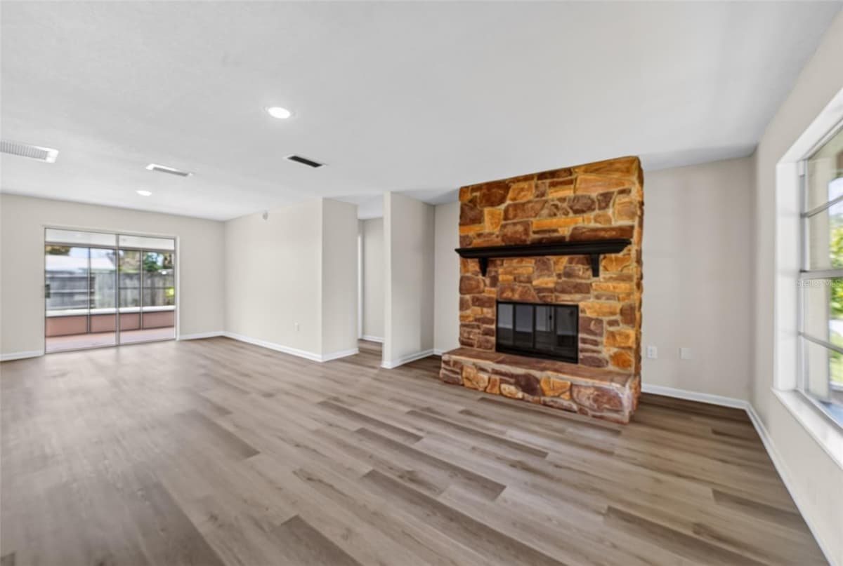 5181 FREDERICK AVENUE — photo 2 of 19