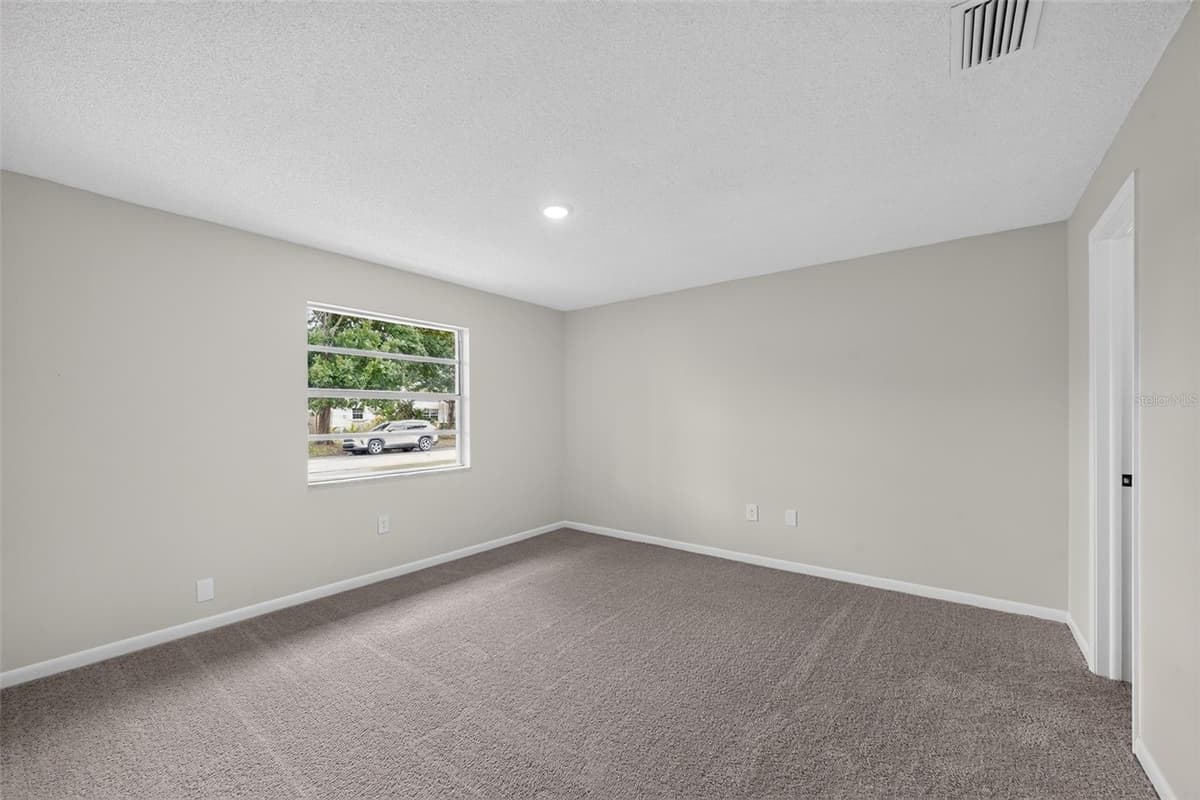 5181 FREDERICK AVENUE — photo 10 of 19
