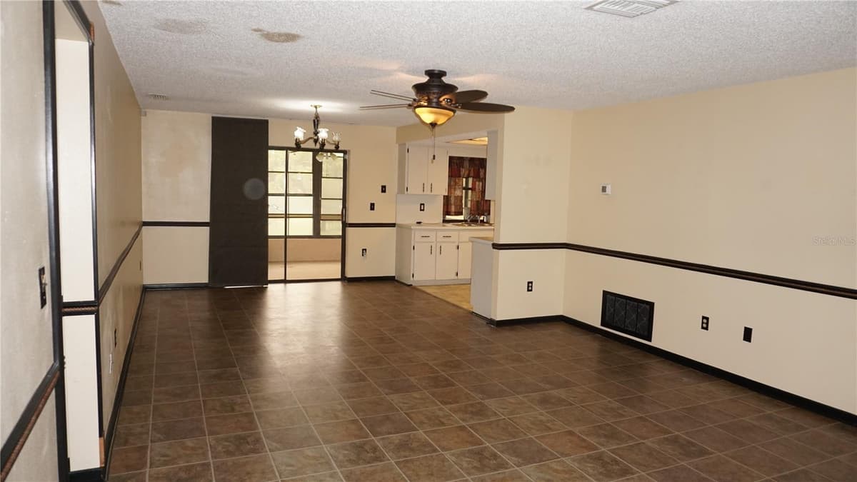 6001 WAYCROSS DRIVE — photo 9 of 22