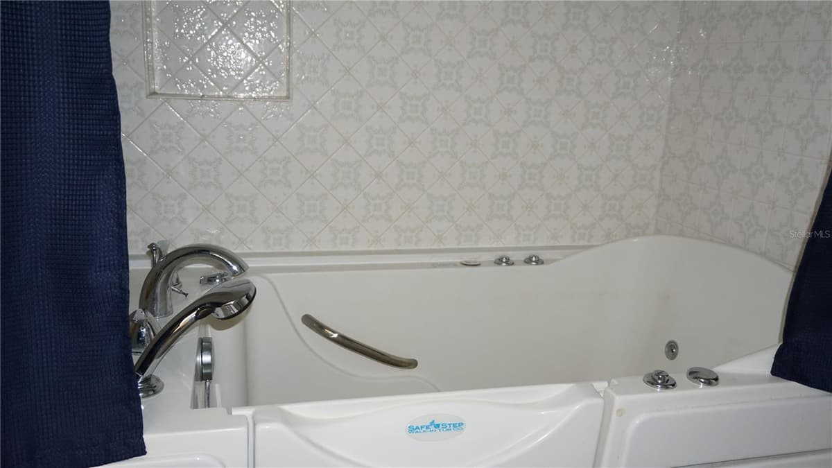 6001 WAYCROSS DRIVE — photo 13 of 22