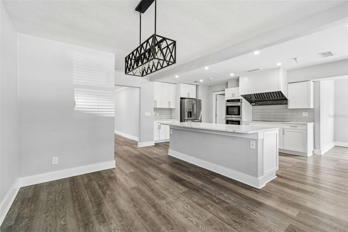 3901 PLATT STREET — photo 8 of 38