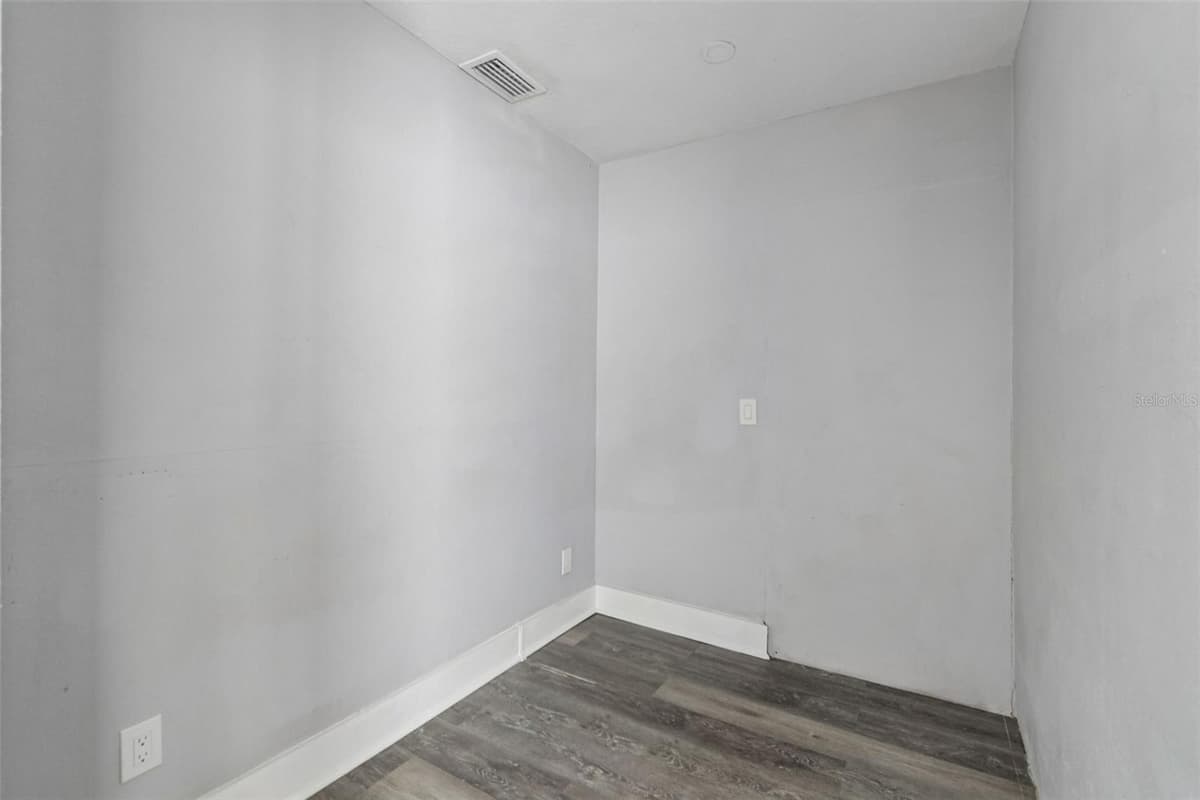 3901 PLATT STREET — photo 12 of 38