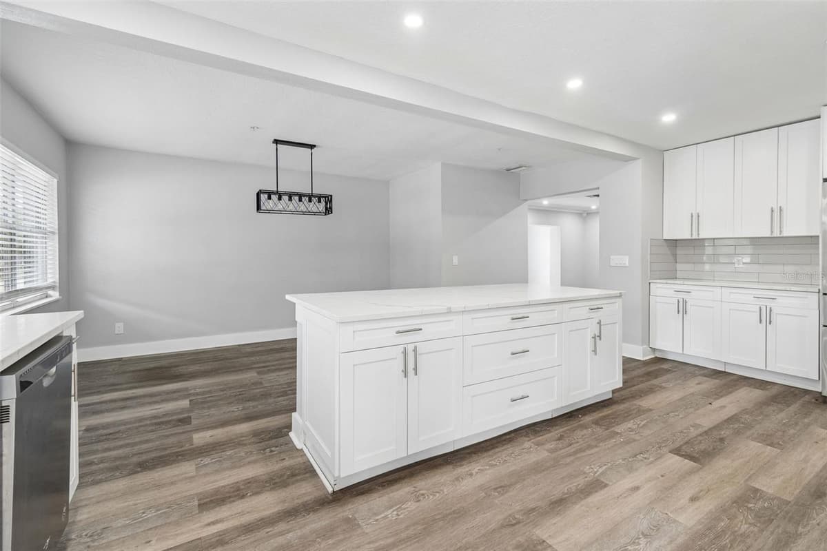 3901 PLATT STREET — photo 9 of 38