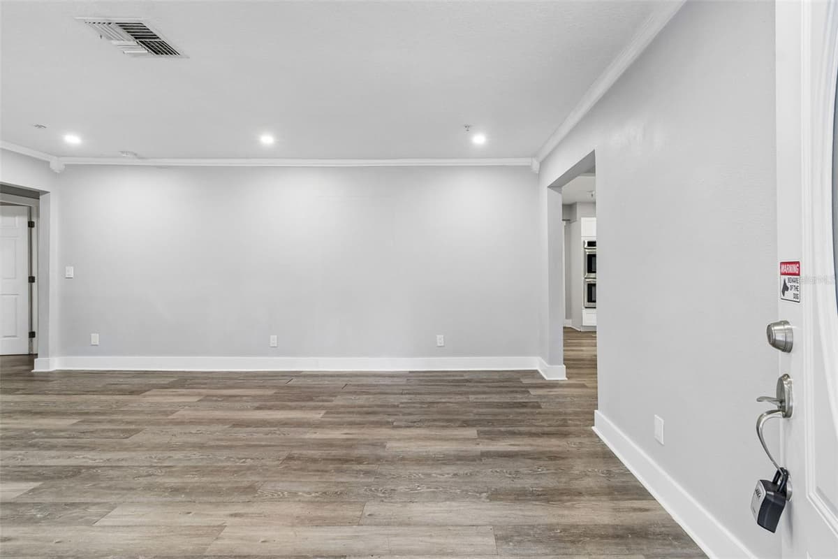3901 PLATT STREET — photo 6 of 38