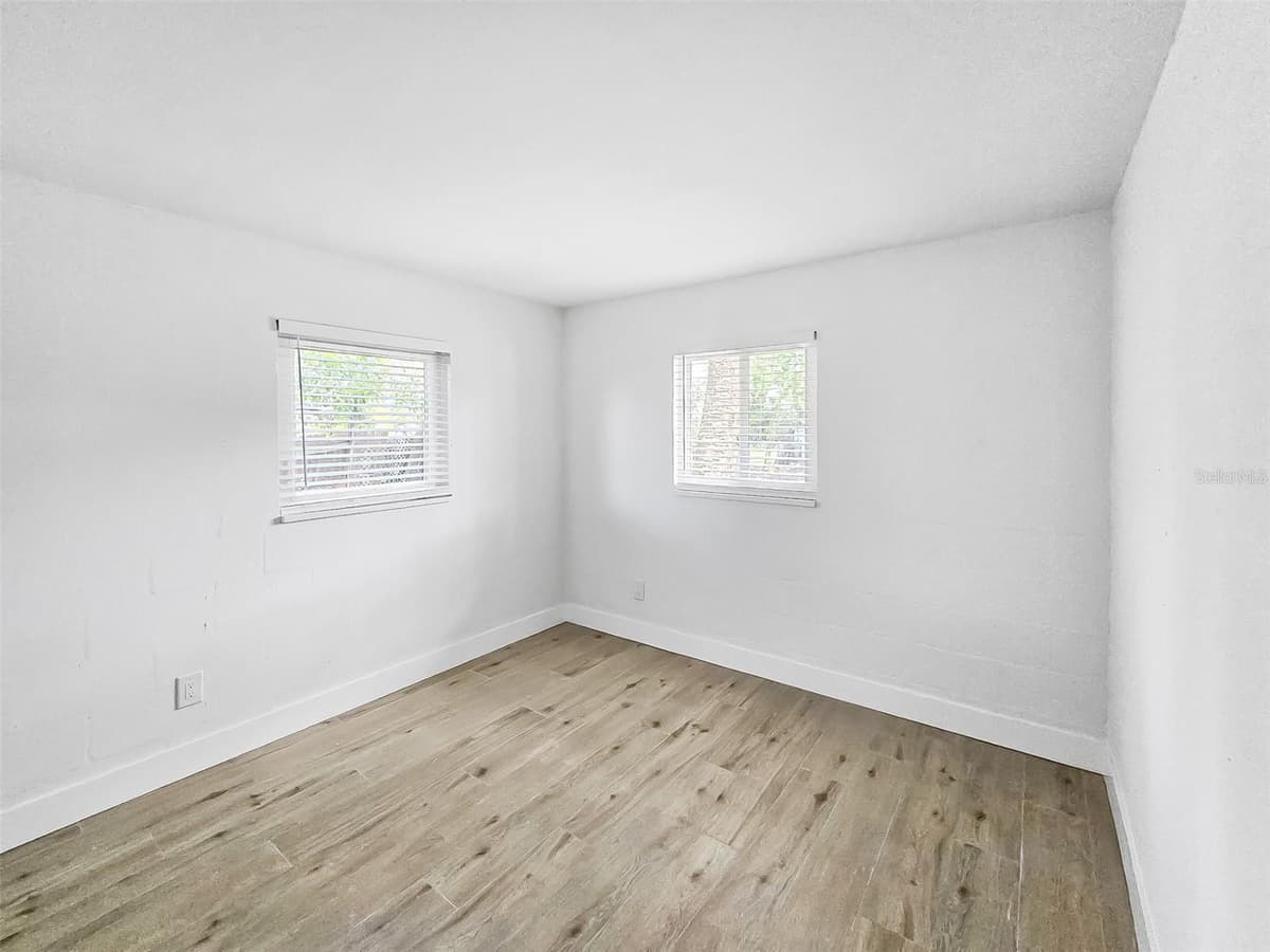 516 12TH STREET — photo 9 of 15