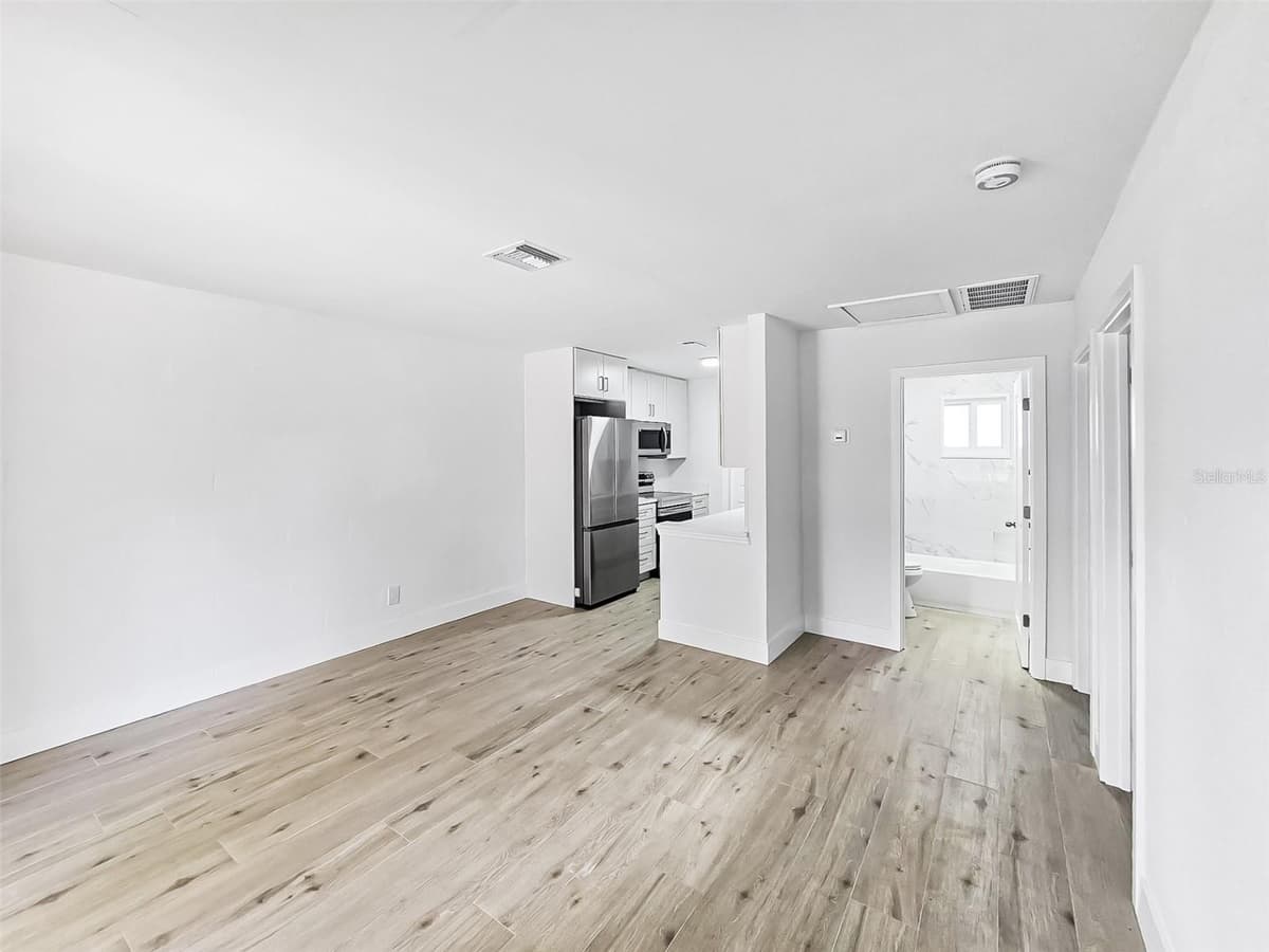 516 12TH STREET — photo 7 of 15