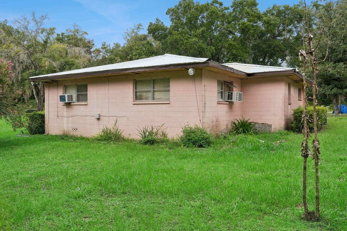6184 54TH BOULEVARD — photo 8 of 19