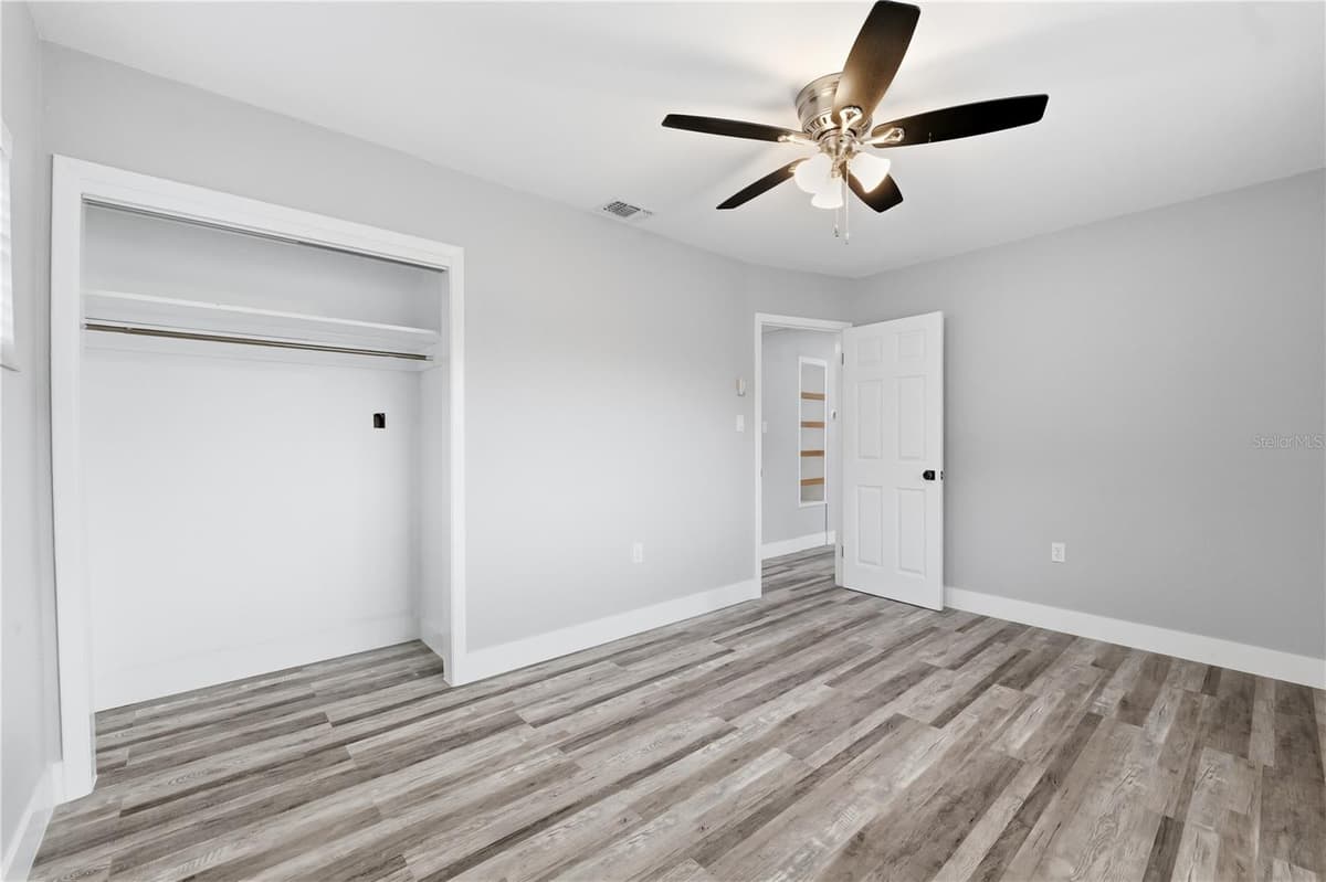 2607 CREST AVENUE — photo 14 of 48