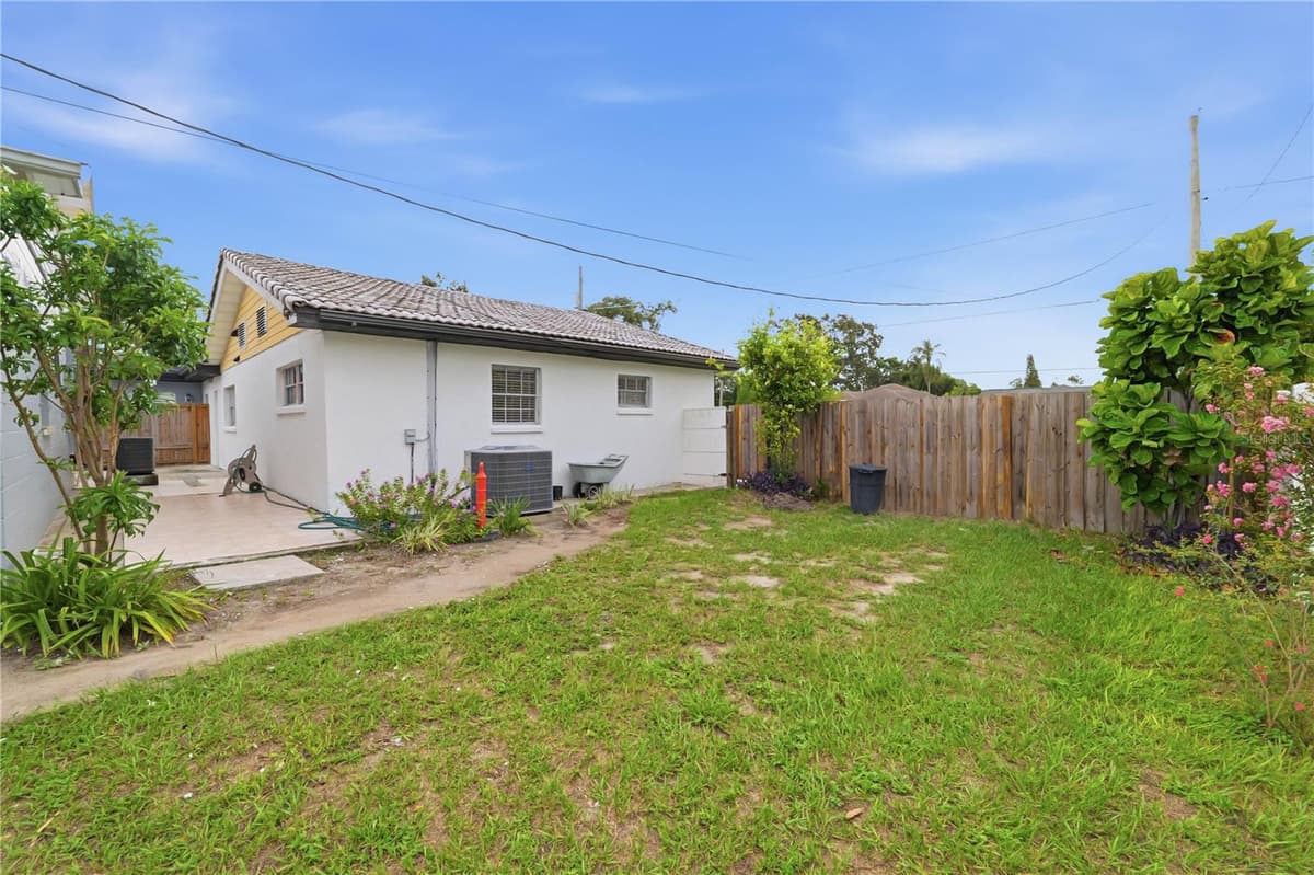 2607 CREST AVENUE — photo 35 of 48