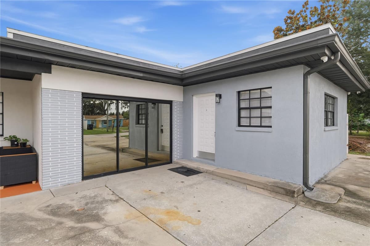2607 CREST AVENUE — photo 4 of 48