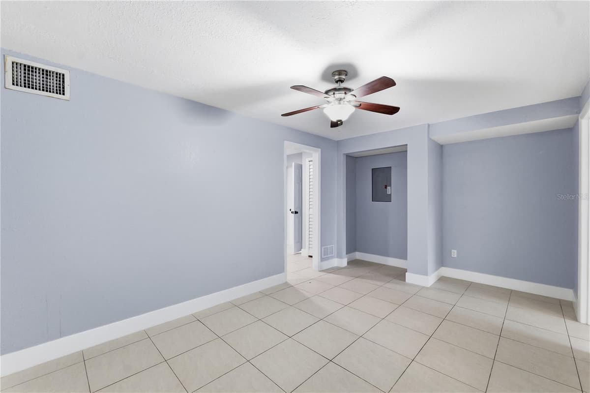 2607 CREST AVENUE — photo 25 of 48
