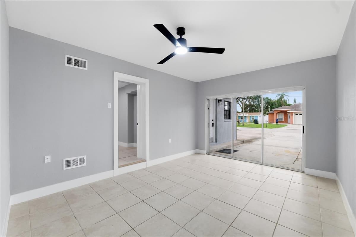 2607 CREST AVENUE — photo 21 of 48