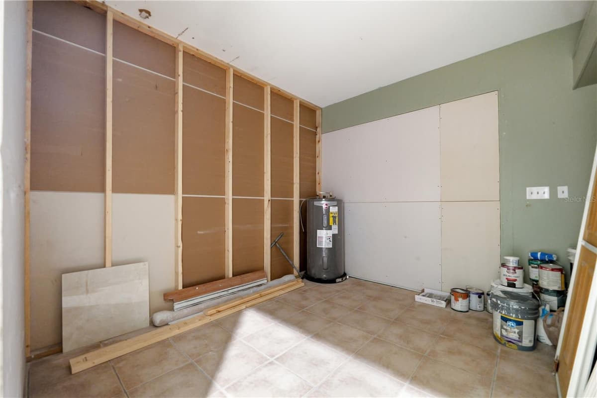 2607 CREST AVENUE — photo 38 of 48