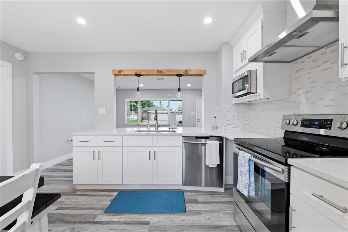 2607 CREST AVENUE — photo 9 of 48