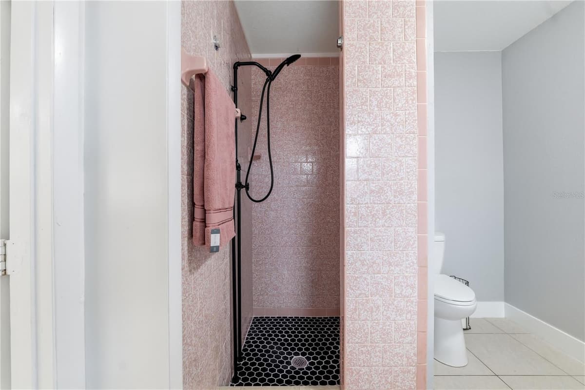 2607 CREST AVENUE — photo 30 of 48