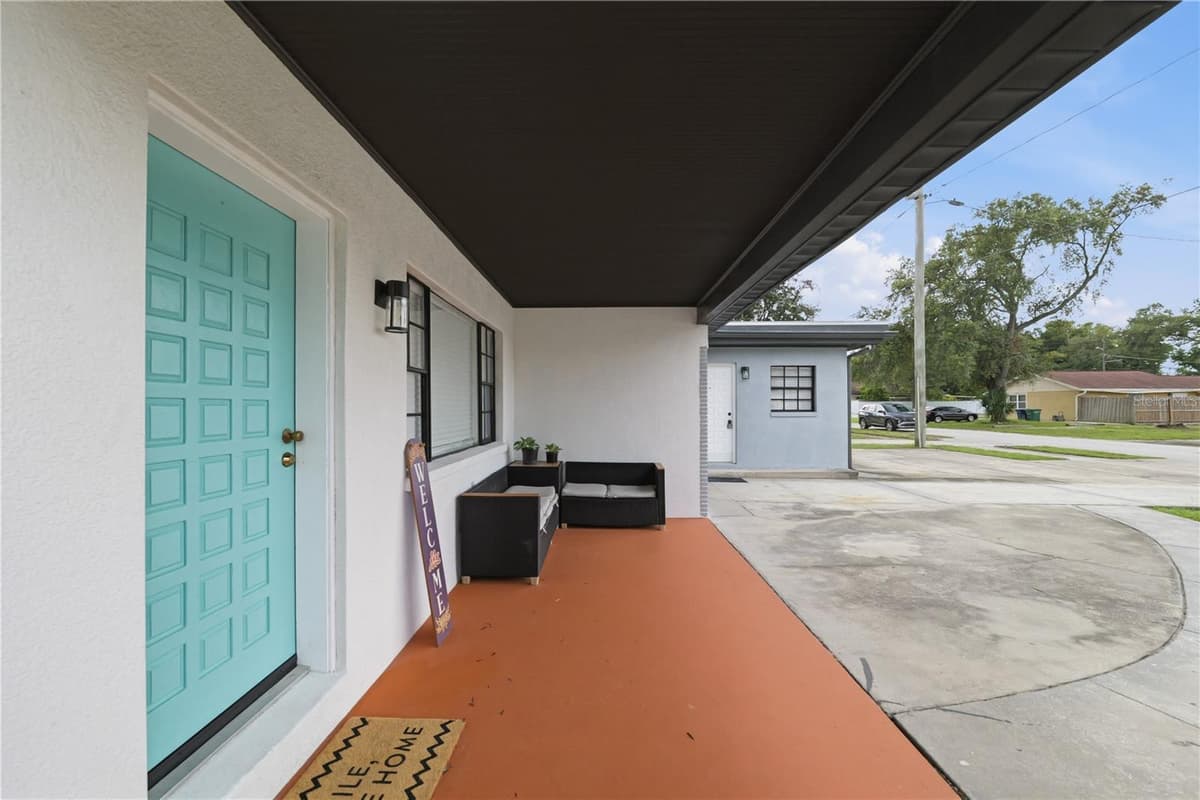 2607 CREST AVENUE — photo 2 of 48