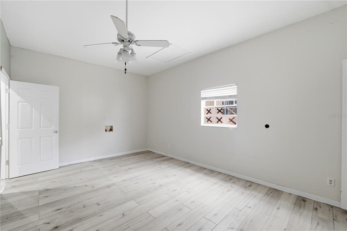 2607 CREST AVENUE — photo 40 of 48