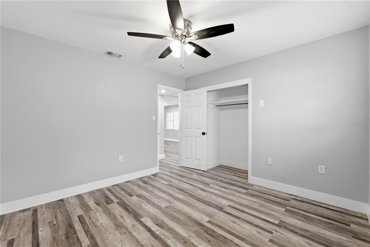 2607 CREST AVENUE — photo 16 of 48