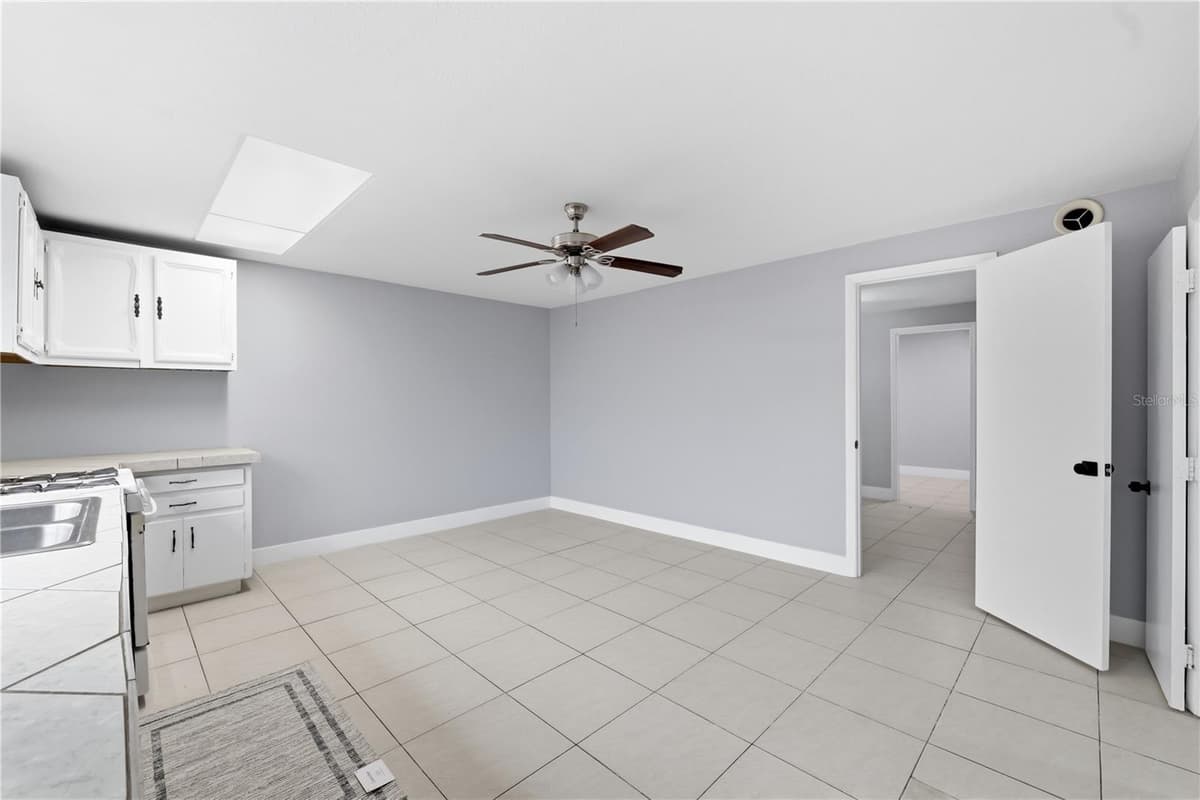 2607 CREST AVENUE — photo 27 of 48