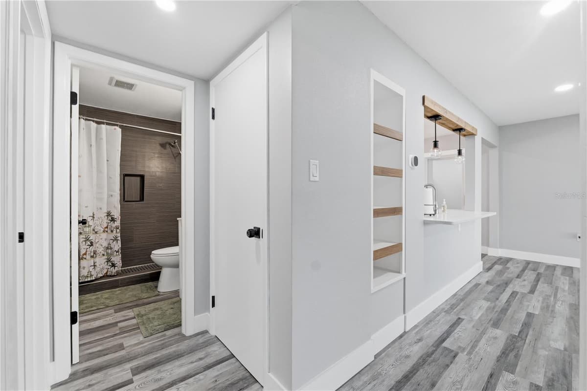 2607 CREST AVENUE — photo 12 of 48