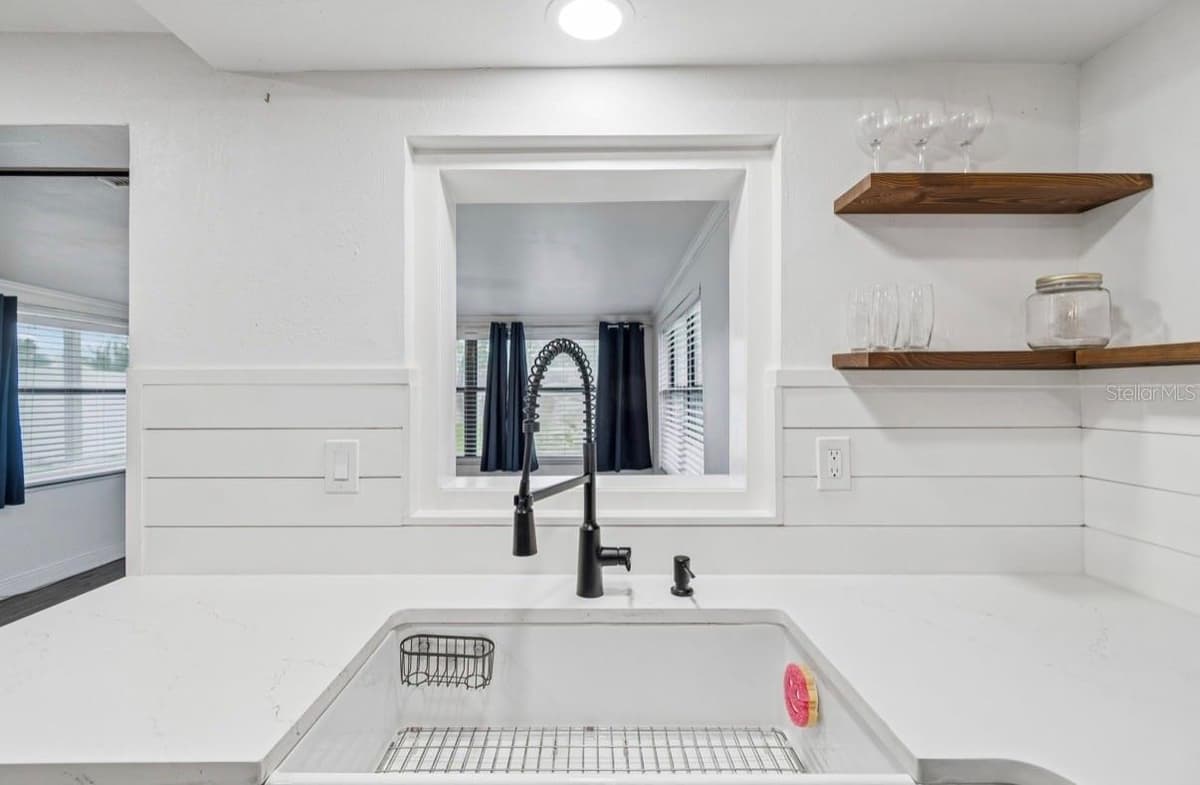 4531 KENNEDY DRIVE — photo 6 of 59