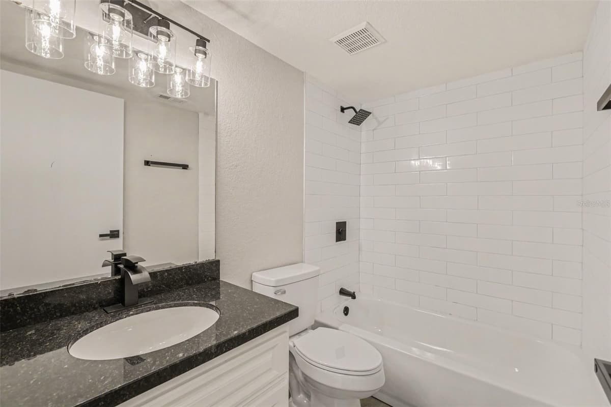 3711 W IOWA AVE — photo 16 of 24
