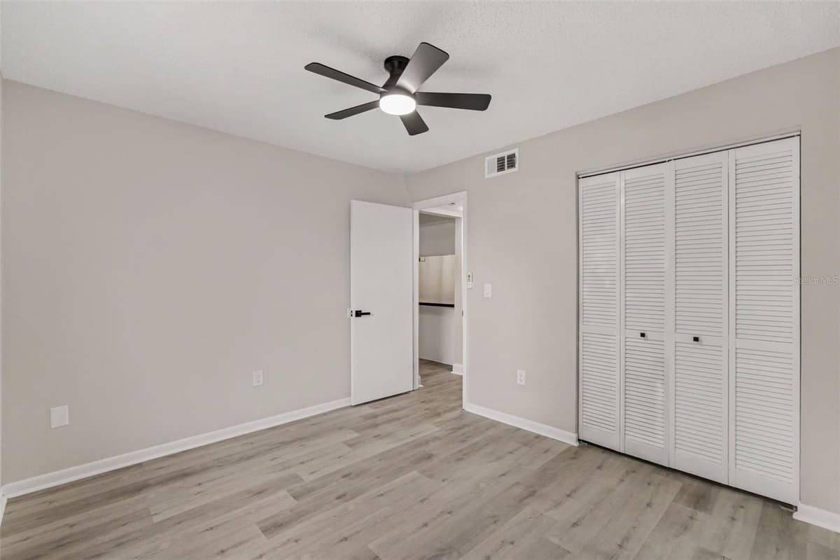 3711 W IOWA AVE — photo 15 of 24