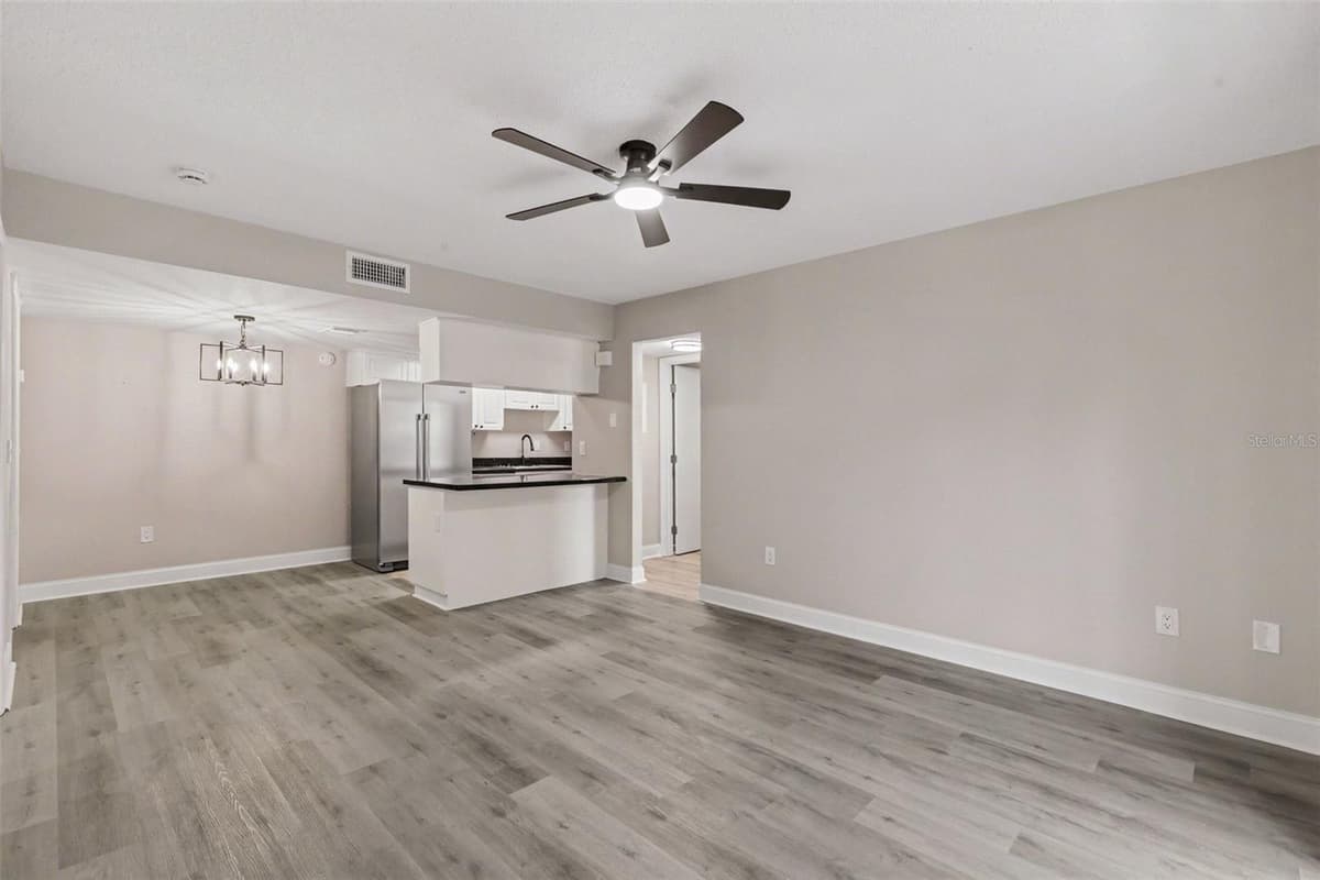3711 W IOWA AVE — photo 5 of 24