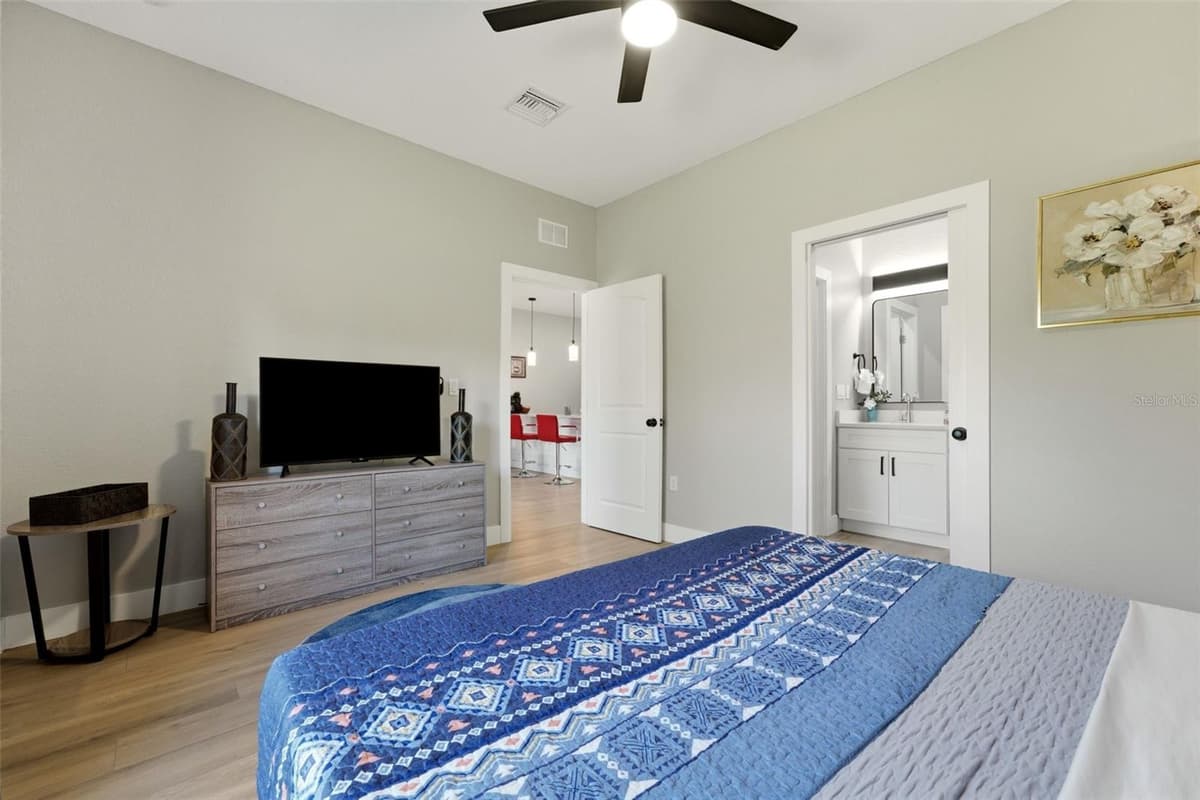 9409 AGATE STREET — photo 18 of 27