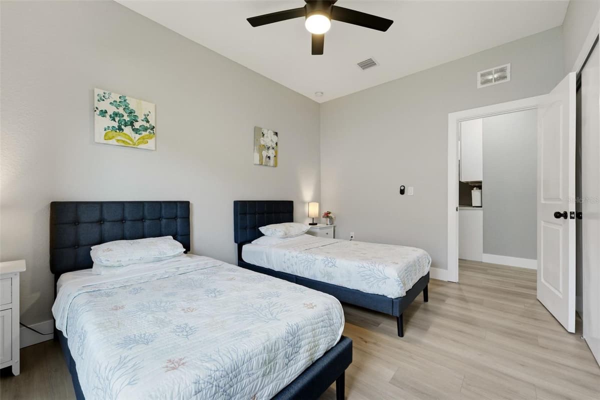9409 AGATE STREET — photo 16 of 27