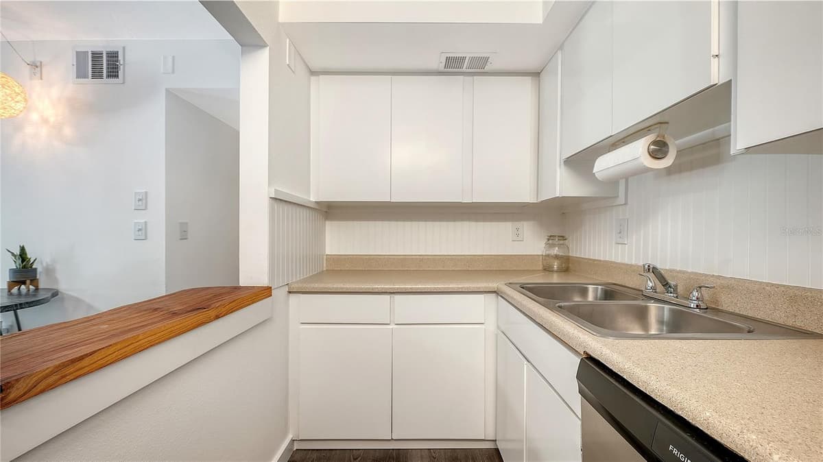 631 ORANGE AVENUE — photo 16 of 45