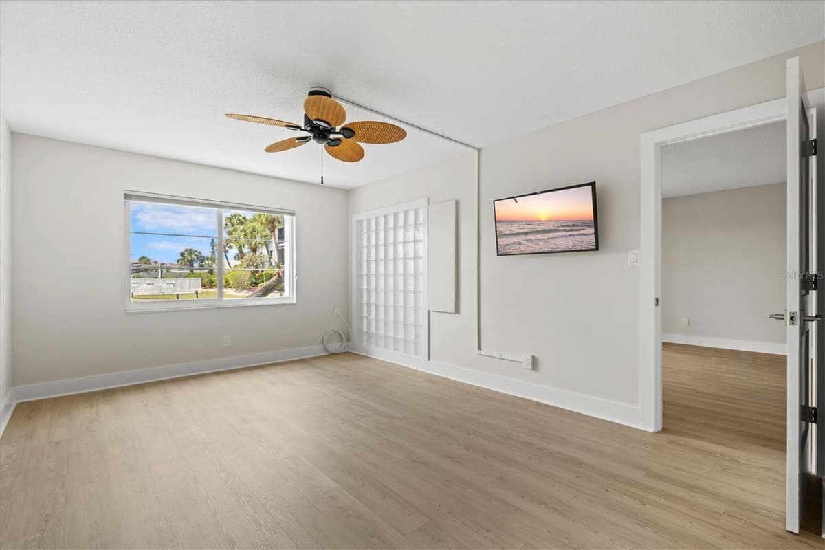 5600 BEACH WAY DRIVE — photo 31 of 39