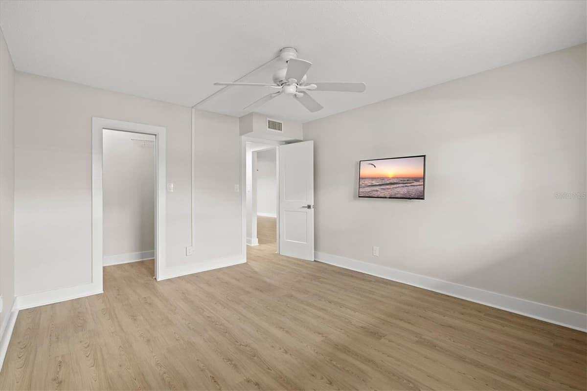 5600 BEACH WAY DRIVE — photo 34 of 39