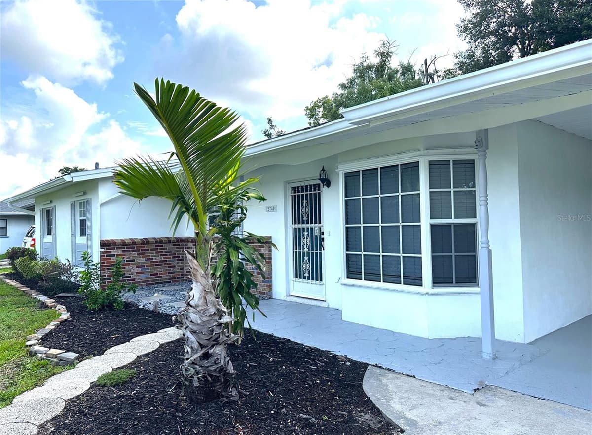 2740 HEATHER PLACE — photo 3 of 27