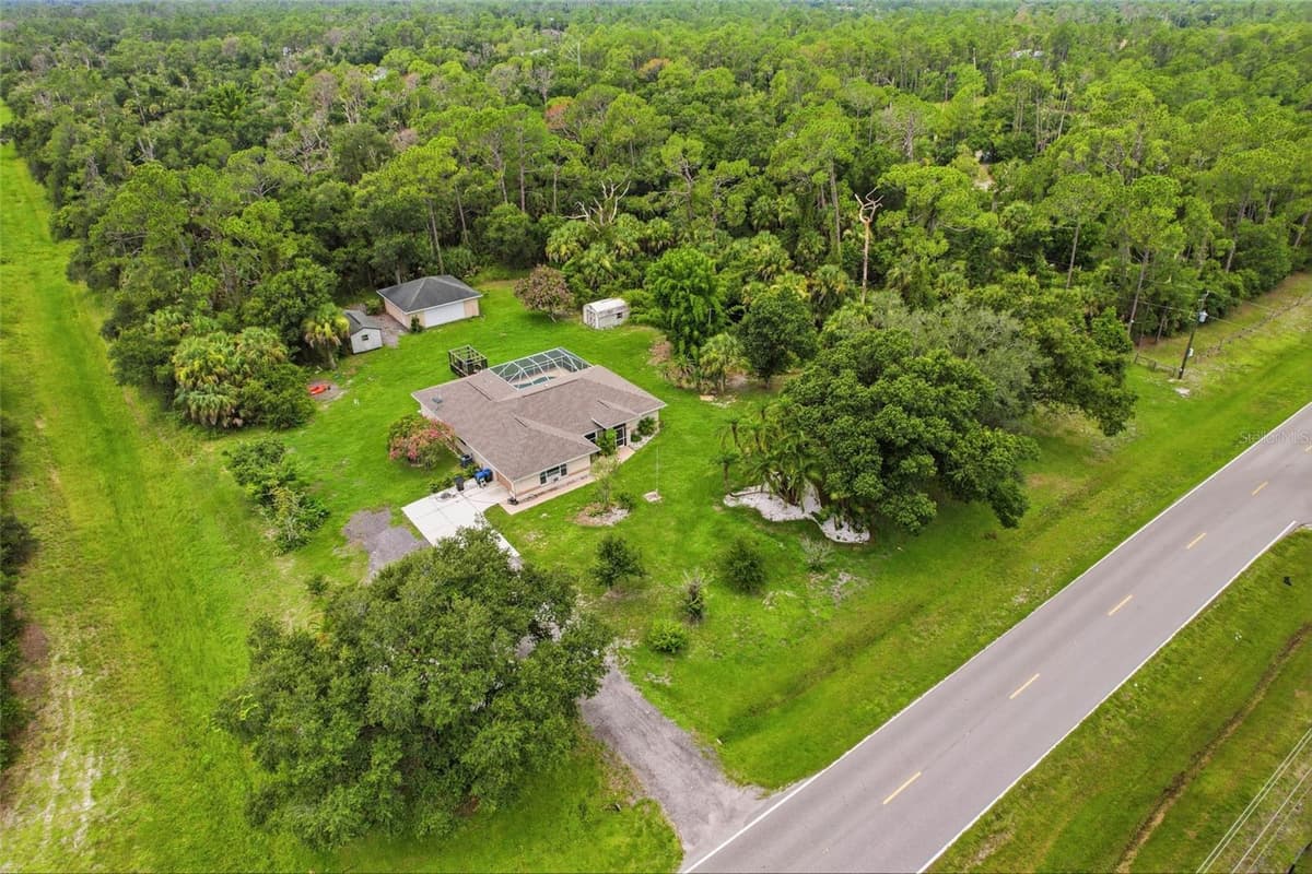 2209 TROPICAIRE BOULEVARD — photo 60 of 69
