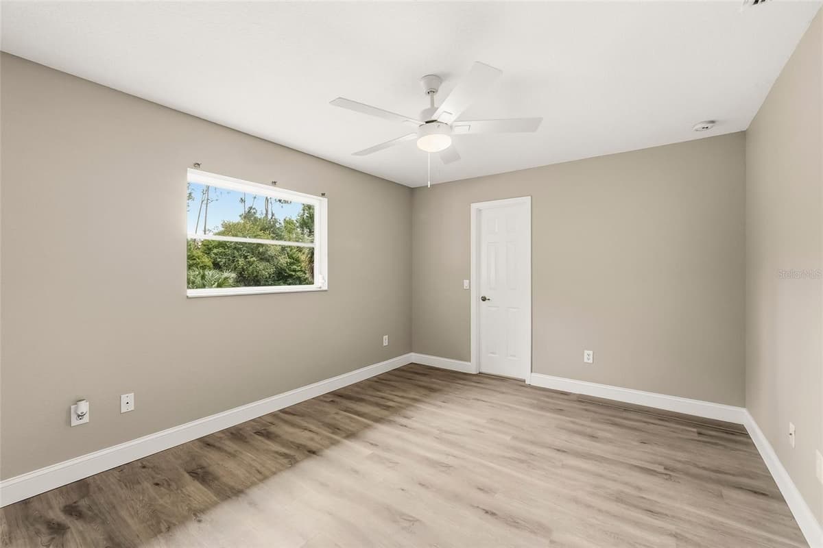 2209 TROPICAIRE BOULEVARD — photo 26 of 69