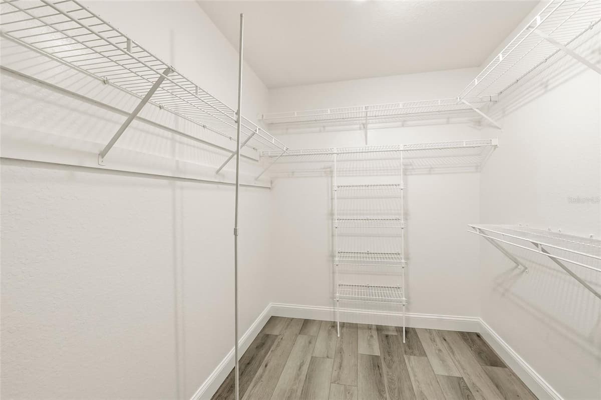 2209 TROPICAIRE BOULEVARD — photo 10 of 69