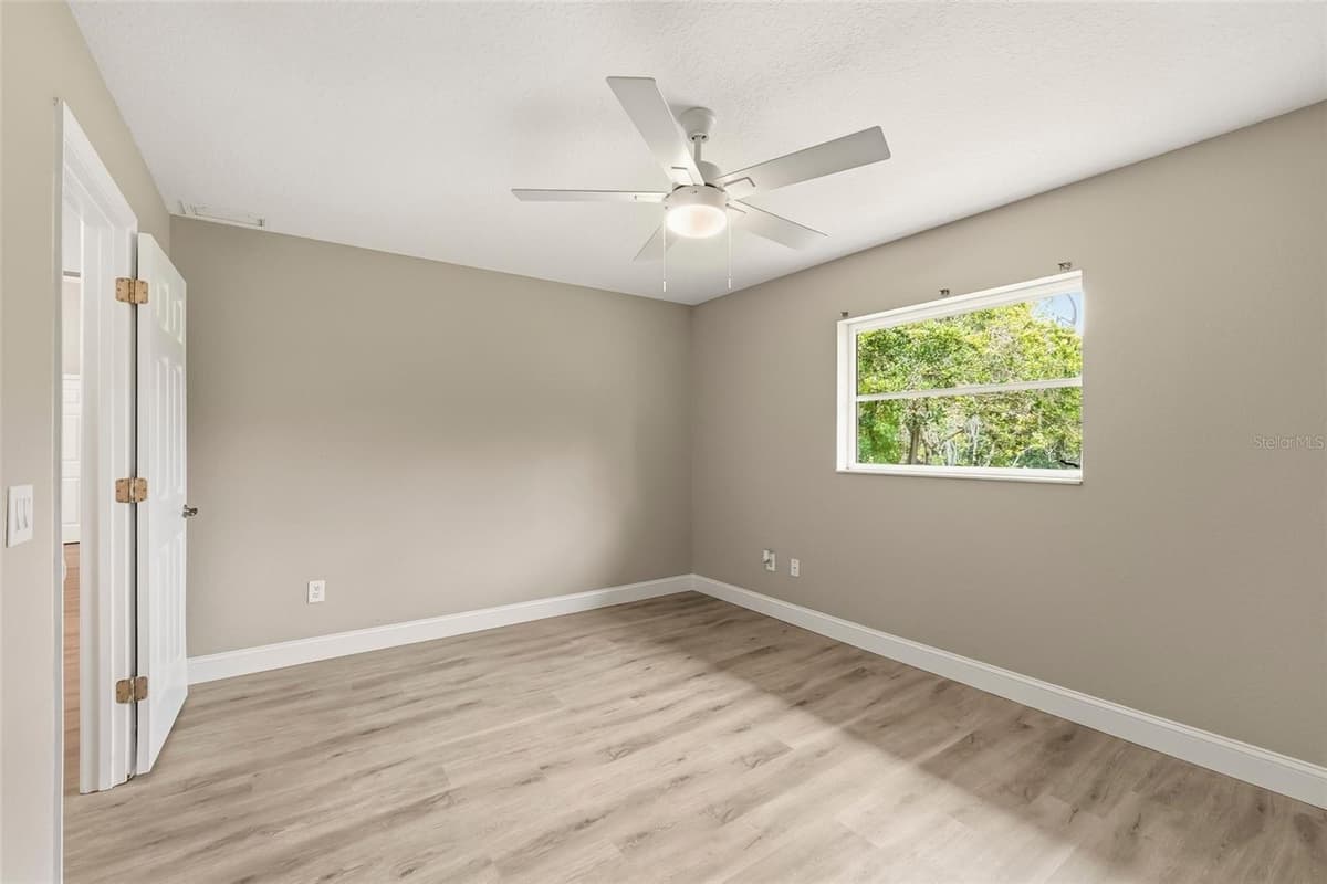 2209 TROPICAIRE BOULEVARD — photo 27 of 69