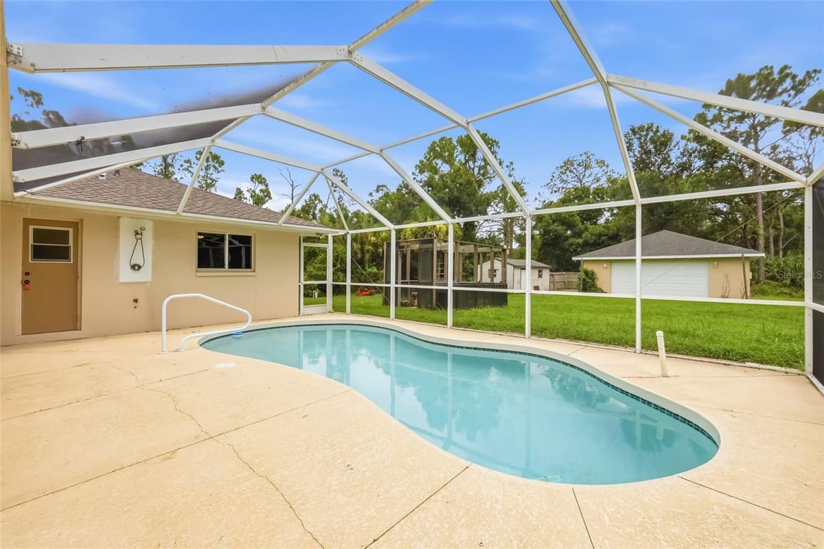 2209 TROPICAIRE BOULEVARD — photo 35 of 69