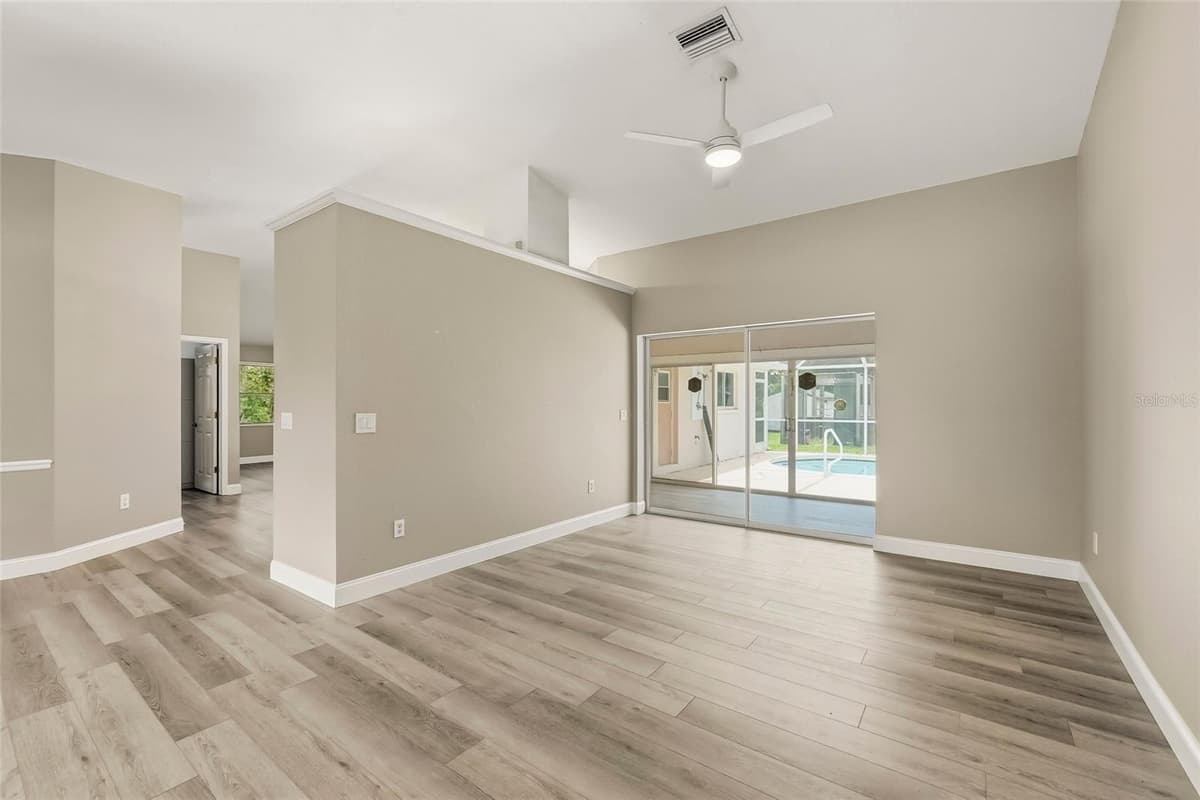 2209 TROPICAIRE BOULEVARD — photo 8 of 69
