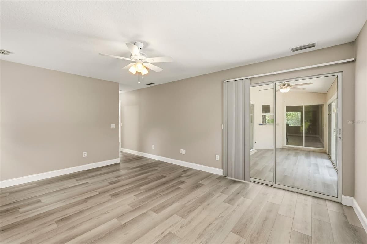 2209 TROPICAIRE BOULEVARD — photo 13 of 69