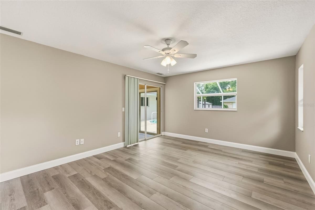 2209 TROPICAIRE BOULEVARD — photo 12 of 69