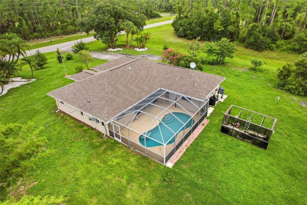 2209 TROPICAIRE BOULEVARD — photo 52 of 69