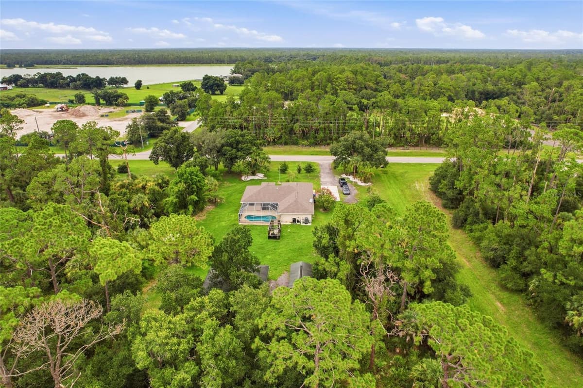 2209 TROPICAIRE BOULEVARD — photo 46 of 69