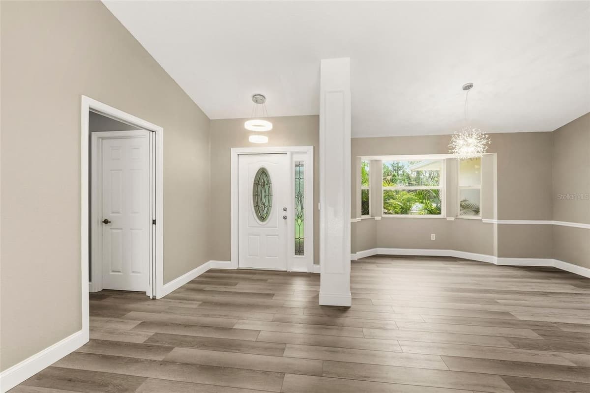 2209 TROPICAIRE BOULEVARD — photo 4 of 69