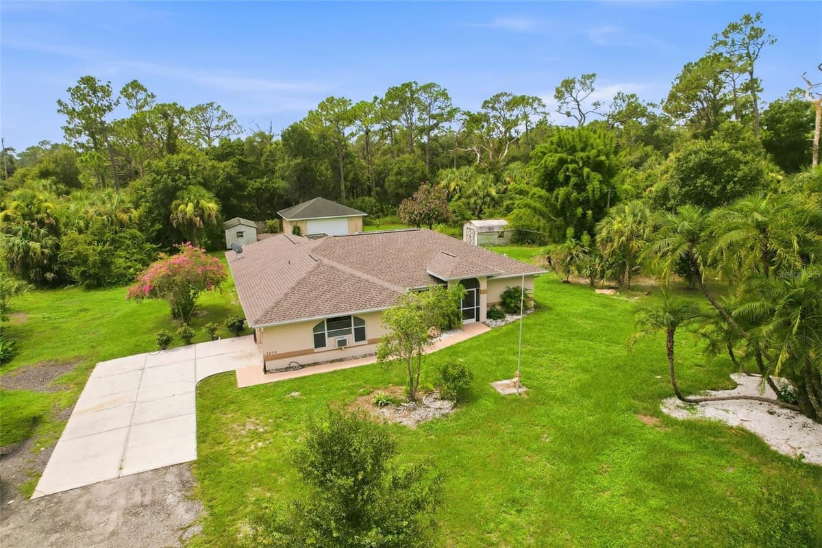 2209 TROPICAIRE BOULEVARD — photo 45 of 69